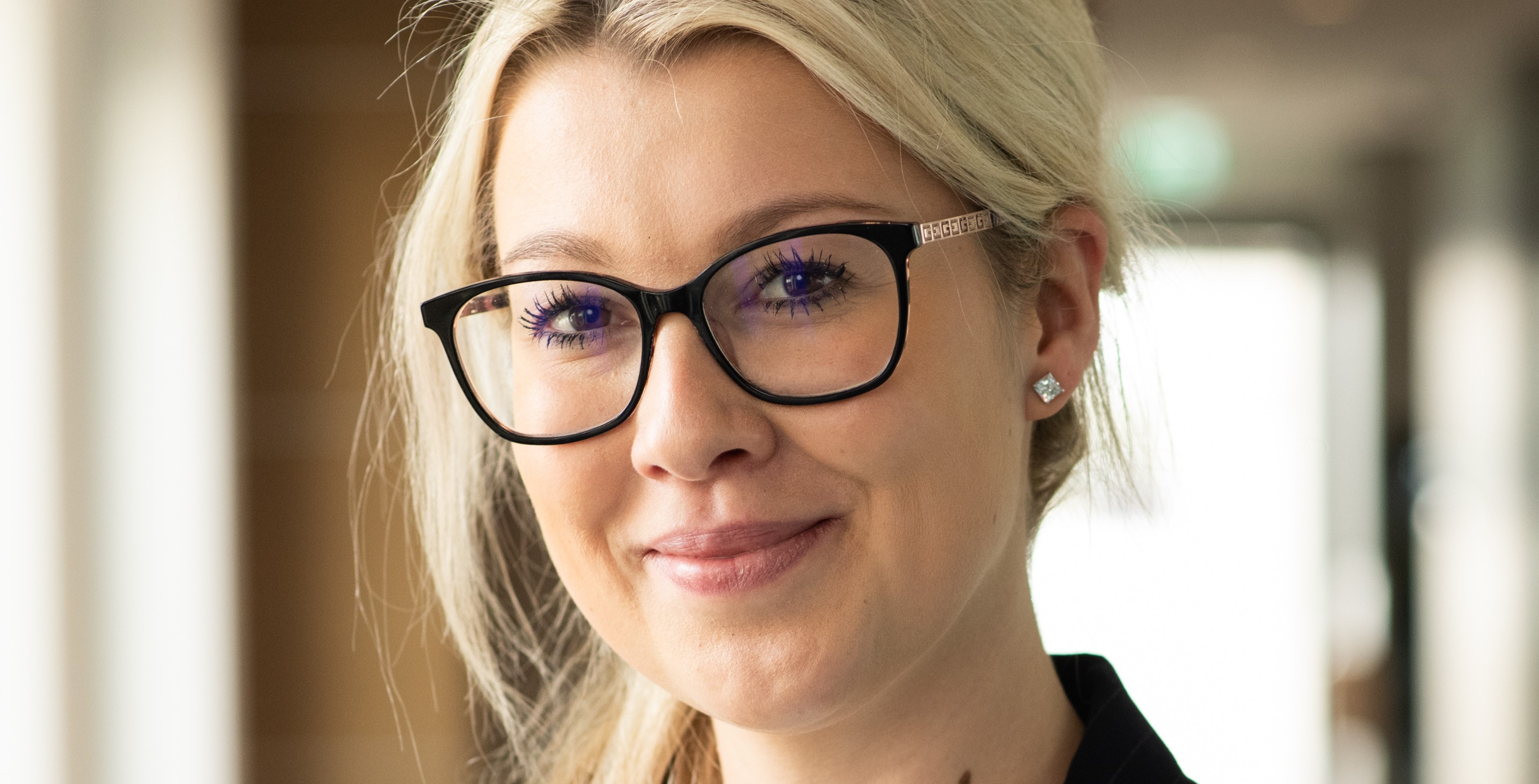 Close up to a women's face smiling
