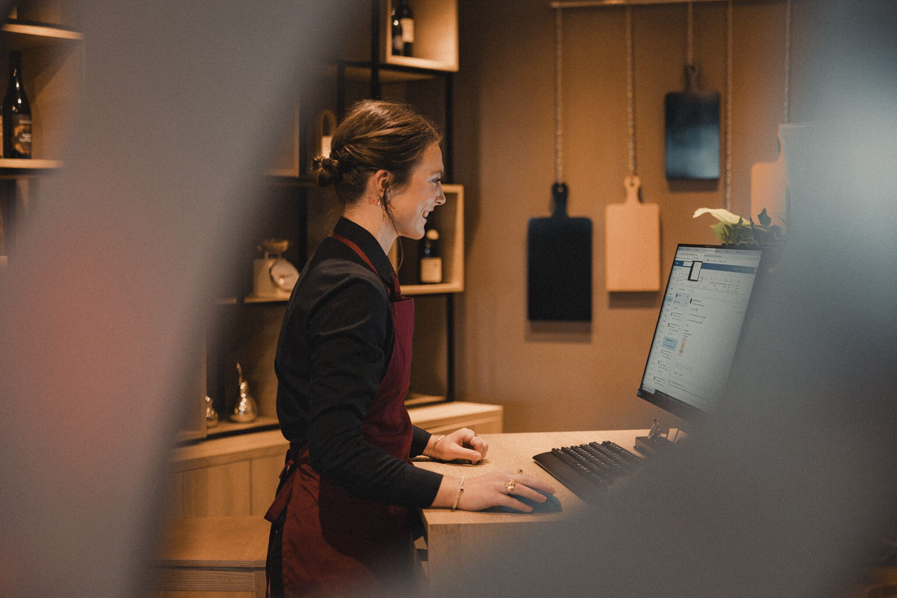 A G.O working at a computer