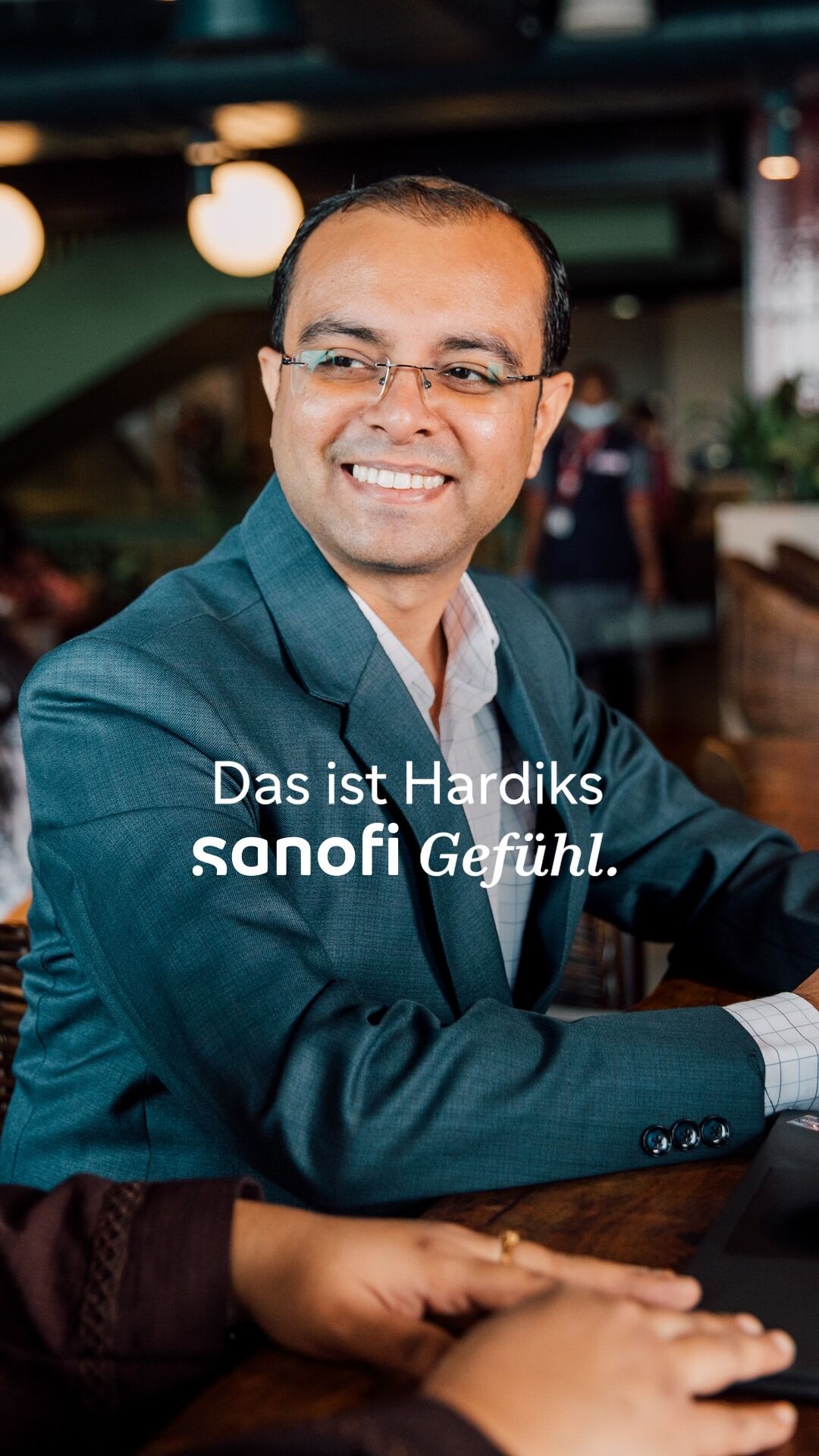 Play Video: The Sanofi Feeling mit Hardik
