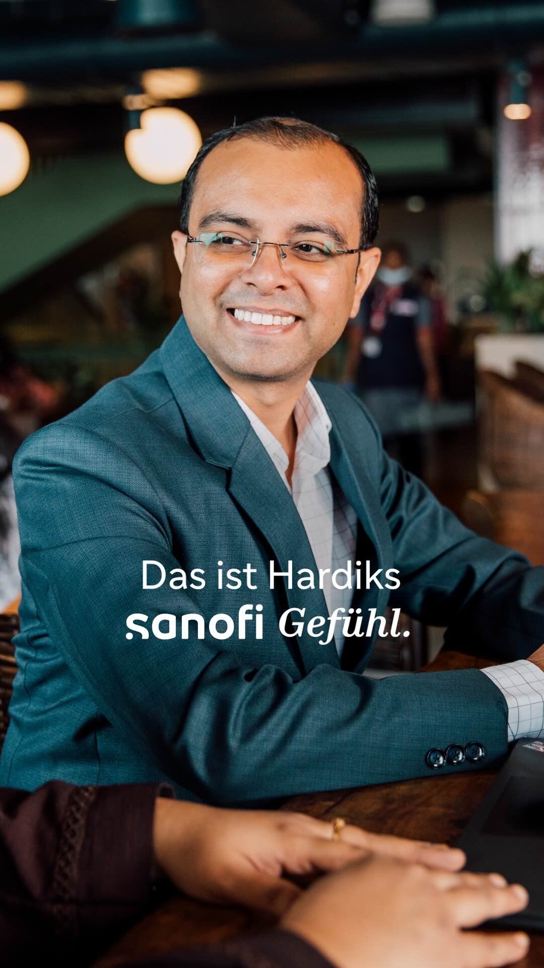 Play Video: The Sanofi Feeling mit Hardik