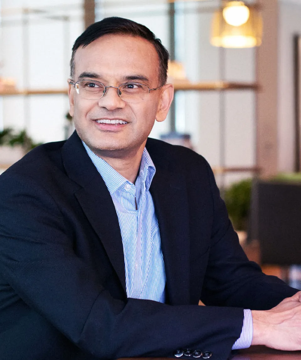 <p>*<br>Dinesh Bangari<br>Senior Distinguished Scientist<br>Läufer. Ehrenamtlicher Helfer.</p> photo