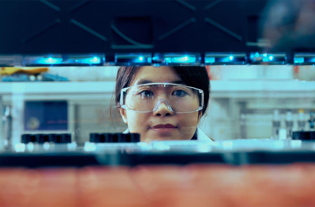 Scientist in a Sanofi lab