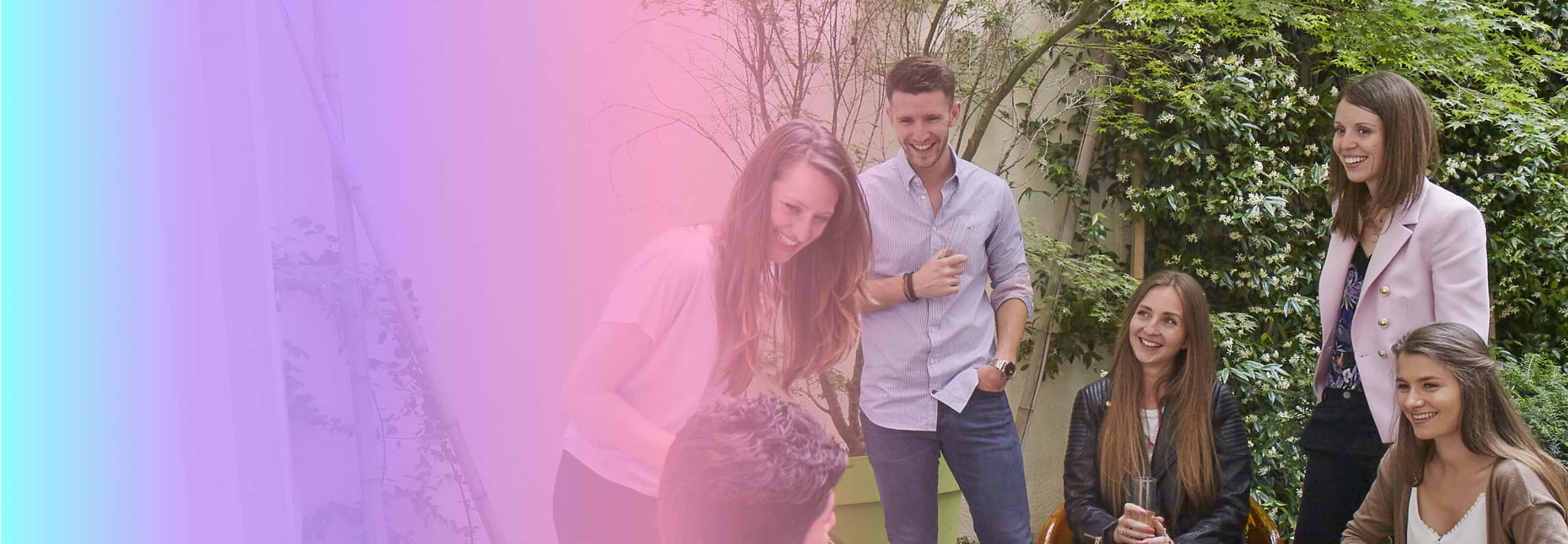 Banniere groupe de stagiaires et alternants