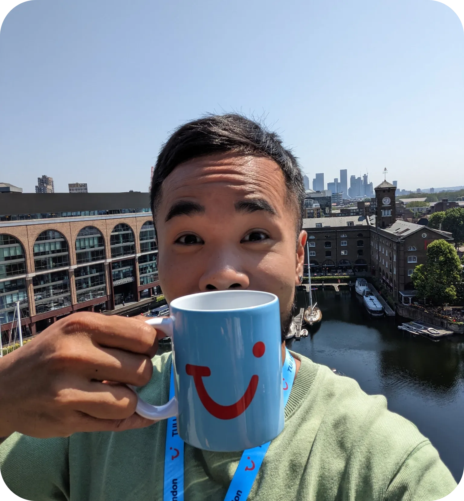 Man with Tui mug