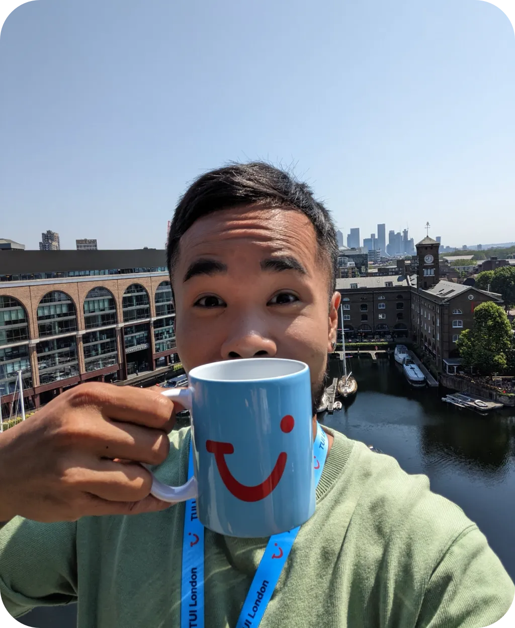 Man with Tui mug