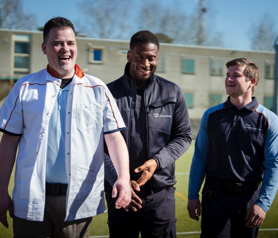 Add image description here