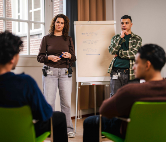 Add image description here