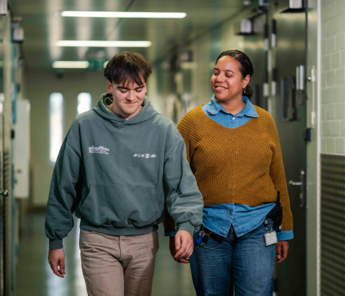 Add image description here