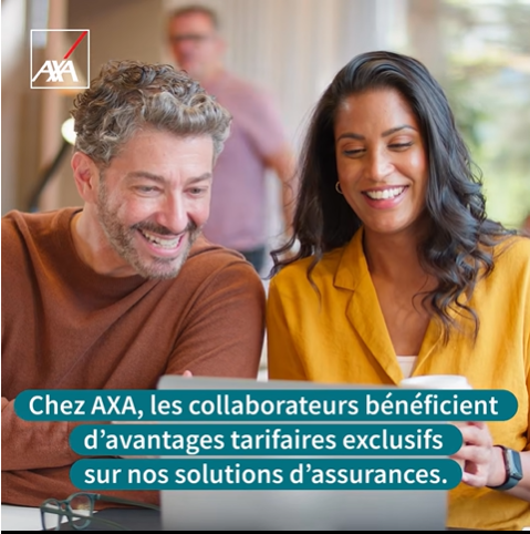 Deux personnes devant un ordinateur, avantages AXA