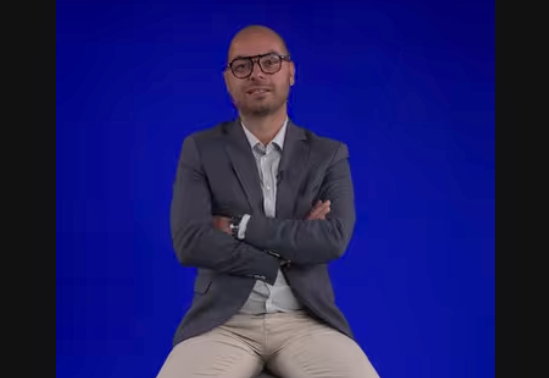 Commercial - Conseille et accompagne les clients au quotidien